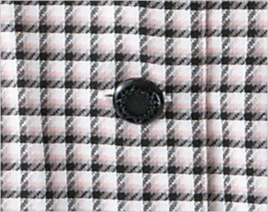 高級感のある模様が印象的な黒ボタン