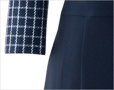 両脇ポケットで小物収納OK