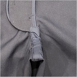 股の内側には補強テープ