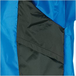衣類内のムレを逃がす両脇のベンチレーション