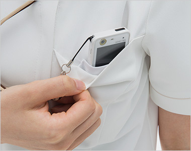左胸のPHSポケット