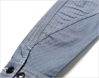 LWB06001 Lee ジップアップジャケット(男性用) 立体的な3枚袖仕様で、調節可能なボタン付き